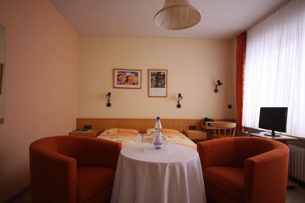 Haus Am Kurpark Hotel Garni 바트스테벤 외부 사진